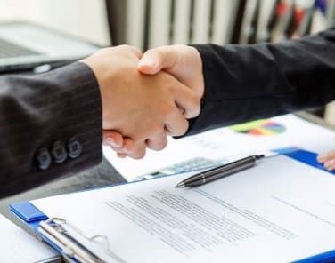 Оформление договора. Прописываем гарантийные сроки и условия. Фиксируем цены